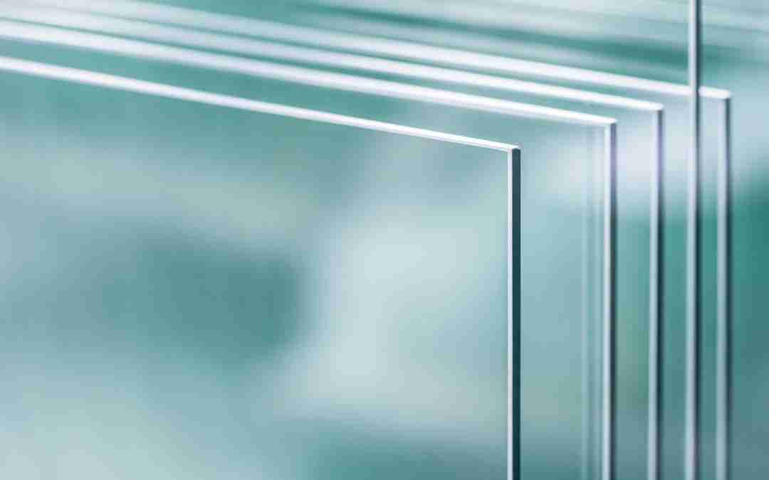 Instalación de cortinas de cristal: ¿Necesitas ayuda de un profesional?